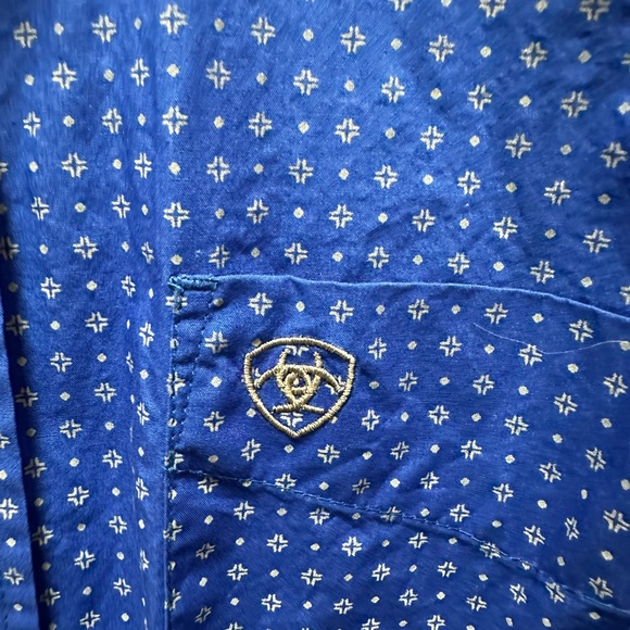 Brand new, never worn Ariat button down shirt - Picture 2 of 4